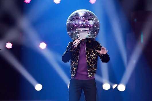 蒙面歌手最新爆料是谁呀,神秘嘉宾身份揭晓,竟是...